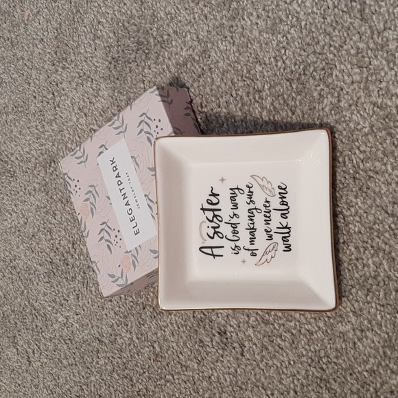 2 for 20 | Trinket tray | Gifts for sister - Picture 1 of 3